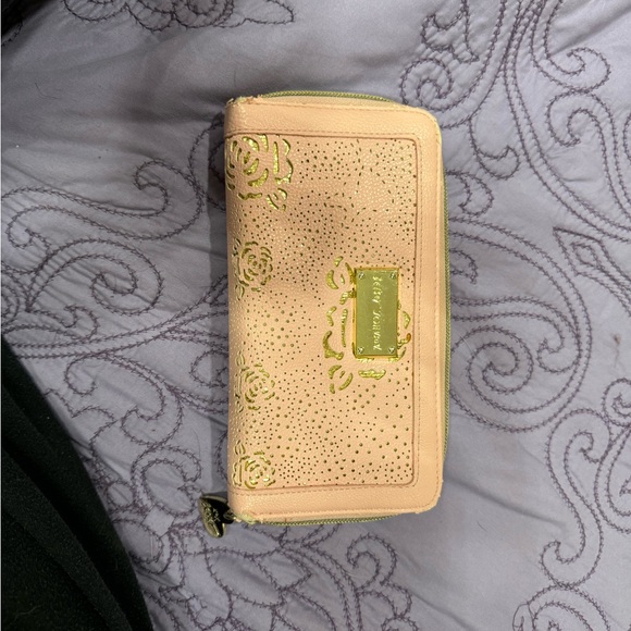 Betsy Johnson tote Crossbody and wallet - Picture 16 of 16